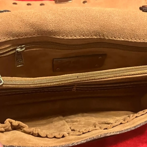 Patricia Nash Lanza Smooth Veg Tan Leather Studded Coin Crossbody Wristlet NWT - Picture 6 of 11